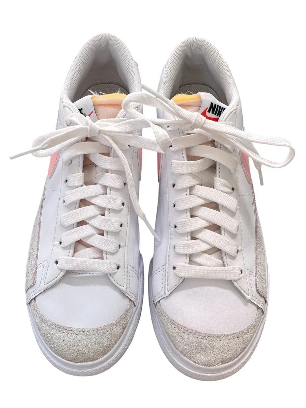 Nike Women's Blazer Low Platform Low-Top Sneaker in White with Pink Swoosh - 6.5 - Picture 2 of 7